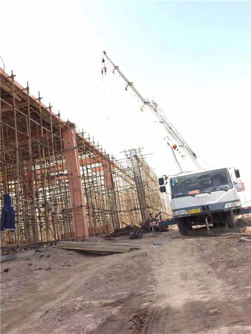 港闸区吊车作业的安全注意事项有哪些？